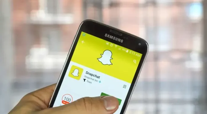 A mobile screen open snapchat platform
