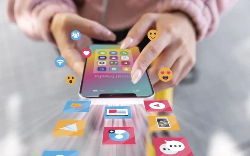 Show Social Media Platforms icons on mobile screen